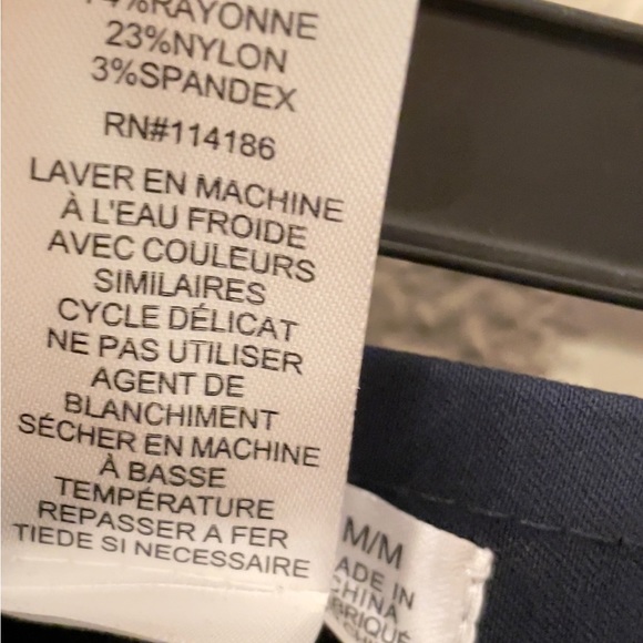 89th & Madison Navy Capri pants - Picture 4 of 4